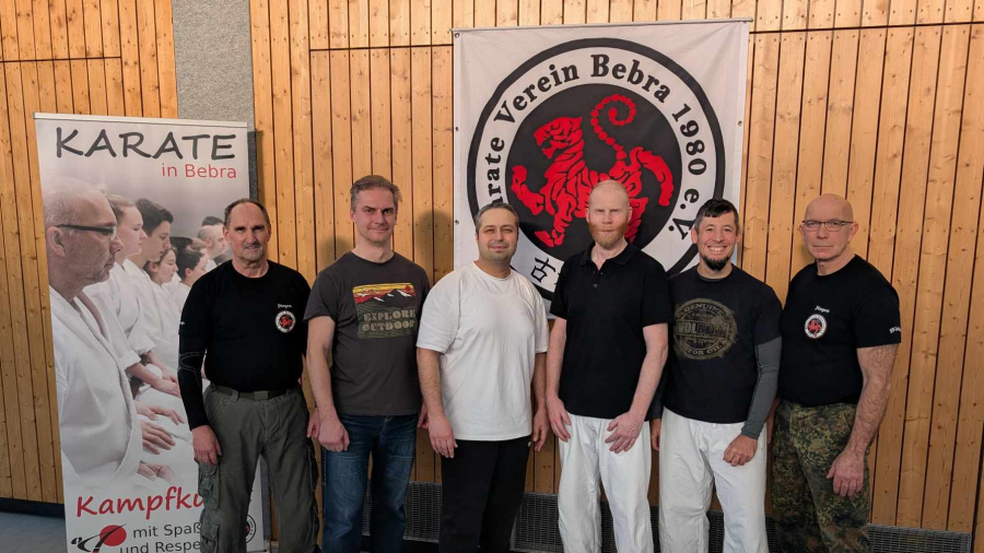 Bild der Kasseler Karateka mit den Trainern aus Bebra